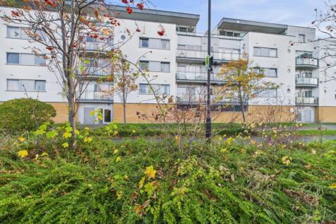 CAM03779G0-PR0311-STILL011