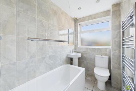 CAM04399G0-PR0045-STILL004