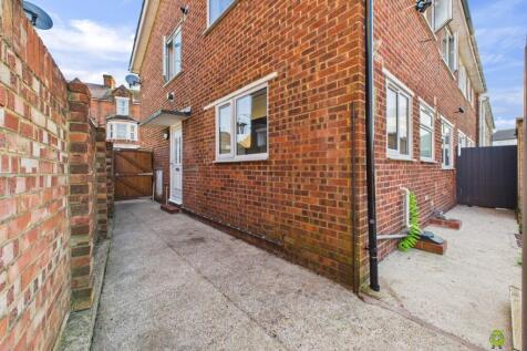 CAM04399G0-PR0045-STILL007