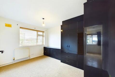 CAM03418G0-PR0039-STILL002