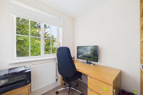 Presented by Alfie Spike of Ewemove Bexleyheath an