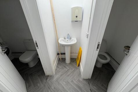 Allure Toilet