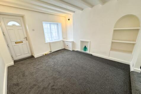 High Street Brotton EweMove-9