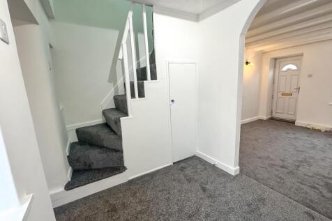 High Street Brotton EweMove-6