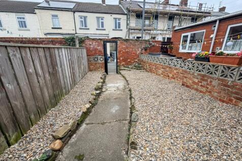 High Street Brotton EweMove-5