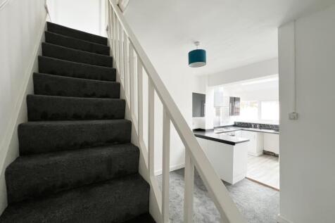 Gladstone Street EweMove-6