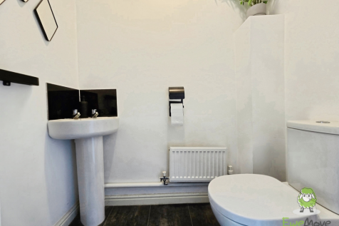 EweMove Basingstoke Trinity Way Cloakroom
