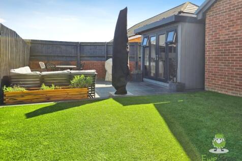 EweMove Basingstoke Trinity Way Rear Garden