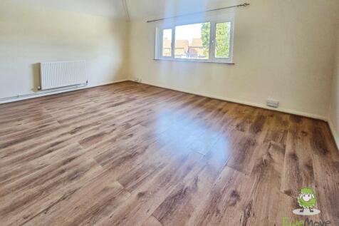 EweMove Basingstoke St Andrews Road Sitting Room