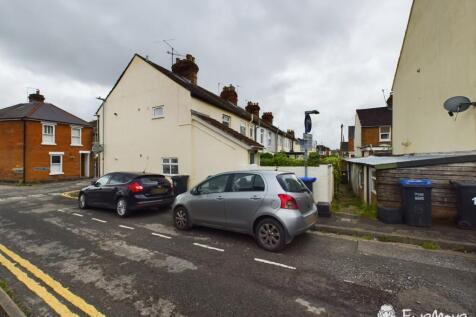 CAM02899G0-PR0018-STILL009