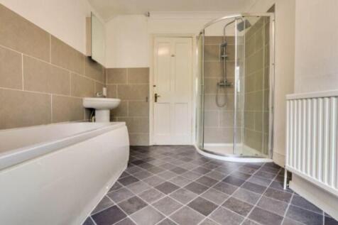 EweMove Basingstoke Church Square Bathroom