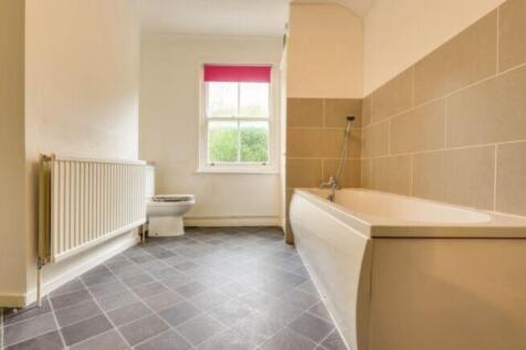 EweMove Basingstoke Church Square Bathroom