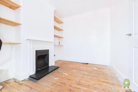 CAM01543G0-PR0131-STILL003