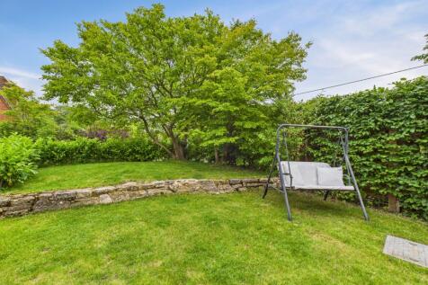 Garden to Front of House