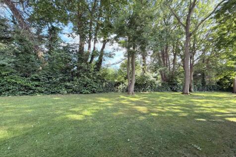 Rear Communal Garden