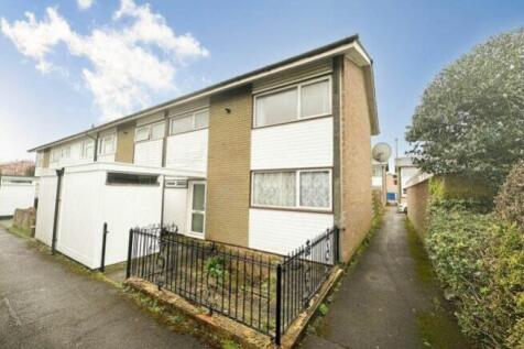 EweMove Basingstoke Millard Close External Front