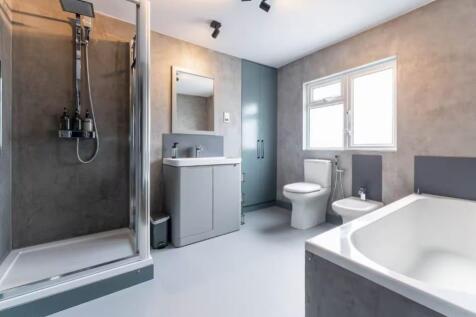 Main Bathroom