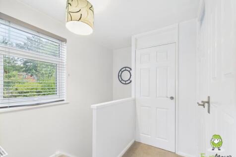 EweMove Bsingstoke Rubens Close Landing