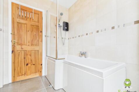 Ewemove Basingstoke Hailstone Road Bathroom