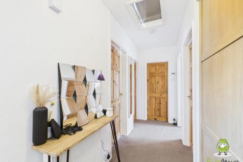 Ewemove Basingstoke Hailstone Road Hallway
