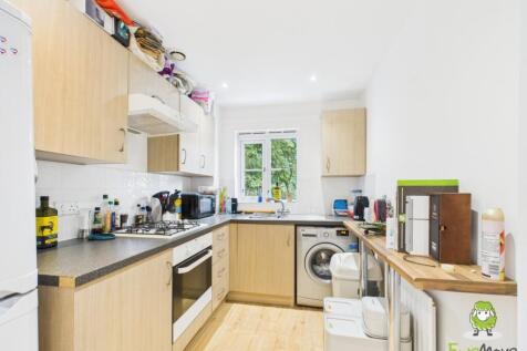 EweMove Basingstoke Hungerford Close Kitchen
