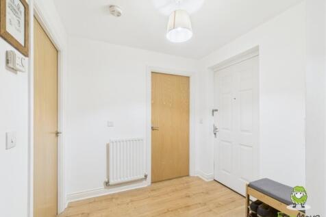 EweMove Basingstoke Hungerford Close Entrance