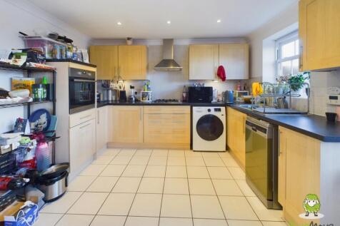 EweMove Basingstoke Rockbourne Road Kitchen
