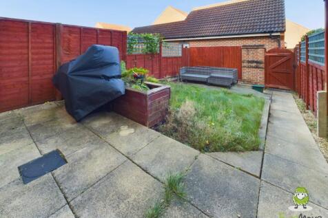 EweMove Basingstoke Rockbourne Road Rear Garden