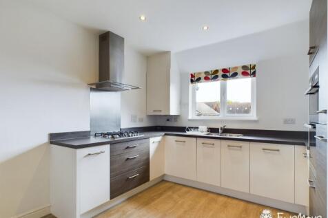 CAM02899G0-PR0040-STILL007