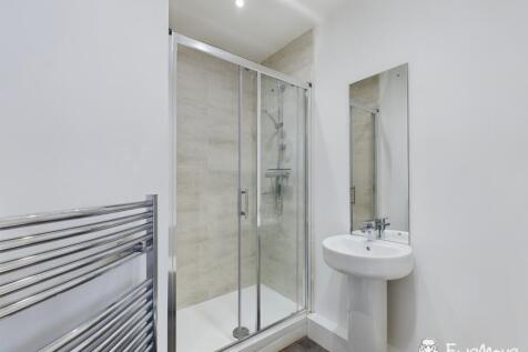 CAM02899G0-PR0040-STILL013