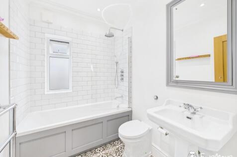 CAM02877G0-PR0101-STILL006