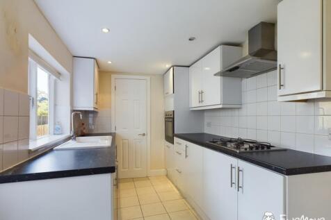 CAM02899G0-PR0039-STILL005