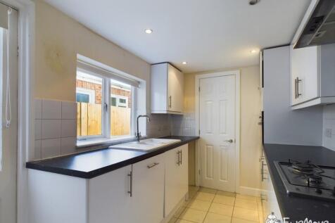 CAM02899G0-PR0039-STILL006