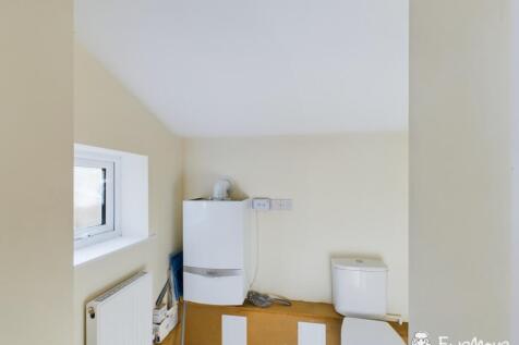 CAM02899G0-PR0039-STILL008