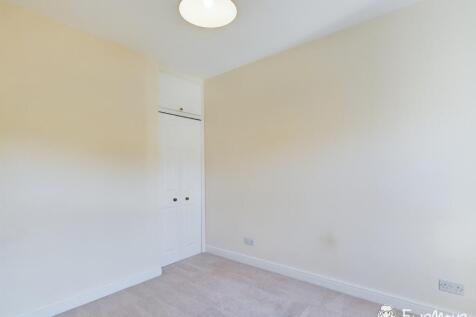 CAM02899G0-PR0039-STILL011