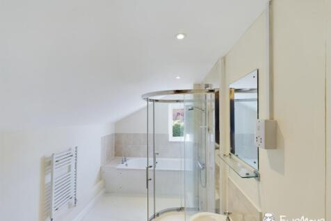 CAM02899G0-PR0039-STILL014