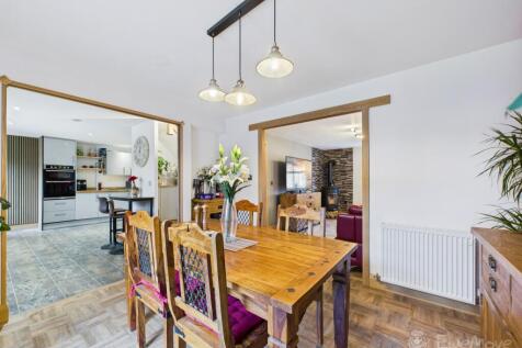 CAM03624G0-PR0182-STILL009