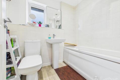 CAM03624G0-PR0182-STILL019