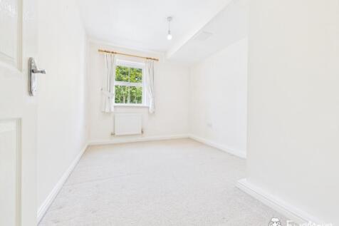 CAM02877G0-PR0082-STILL003
