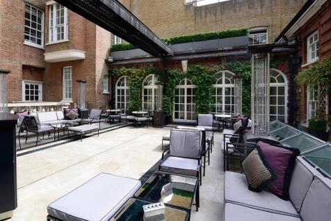 courtyard 3.jpg