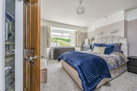 11 Hilltop Crescent, Drayton-PorticoMarketing-Sara