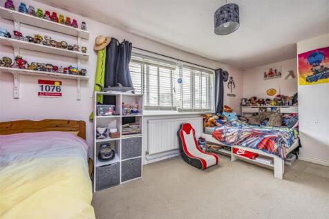 12 Passfield Walk, Havant-PorticoMarketing-SarahOl