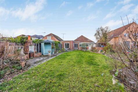 28 Warfield Crescent, Waterlooville-Small-PorticoM