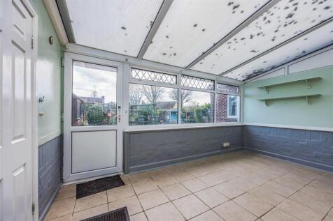 28 Warfield Crescent, Waterlooville-Small-PorticoM