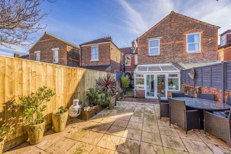 22 Oriel Road, Hilsea-Small-PorticoMarketing-SoldB