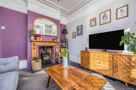 22 Oriel Road, Hilsea-Small-PorticoMarketing-SoldB