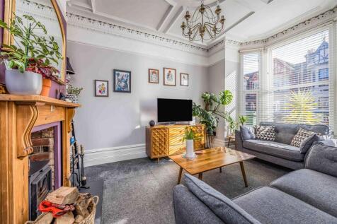 22 Oriel Road, Hilsea-Small-PorticoMarketing-SoldB