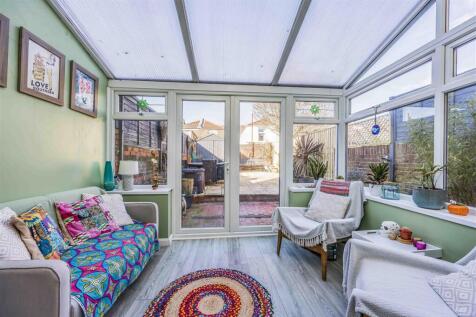 22 Oriel Road, Hilsea-Small-PorticoMarketing-SoldB