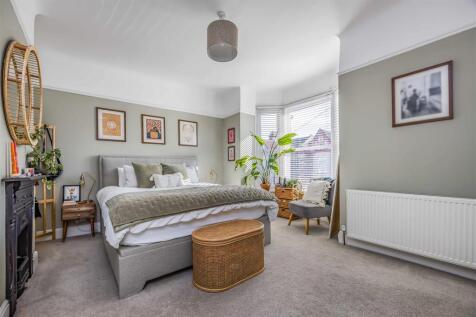22 Oriel Road, Hilsea-Small-PorticoMarketing-SoldB