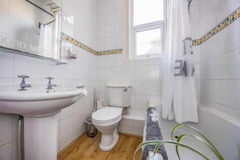 22 Oriel Road, Hilsea-Small-PorticoMarketing-SoldB